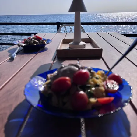 House On The * مولا كاليفا