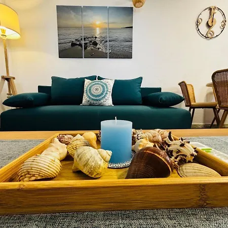 بيت للعطل House On The