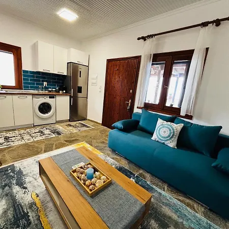 بيت للعطل House On The