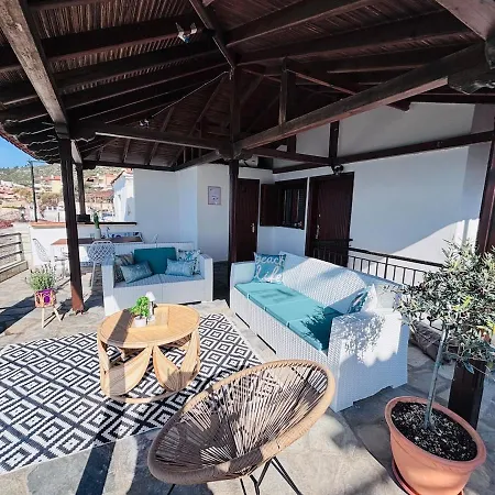 House On The بيت للعطل